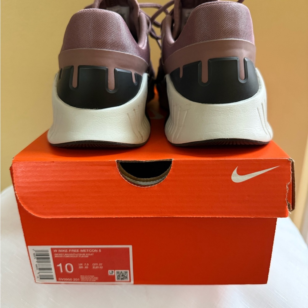 Nike Women's Athletic Shoes Mauve Pink and Cream - Picture 6 of 6